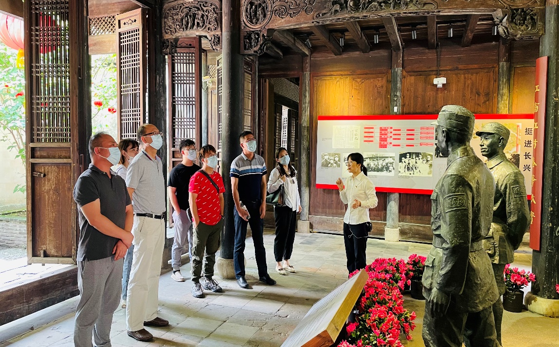 “守初心、慶百年”重走長(zhǎng)征路主題活動(dòng)